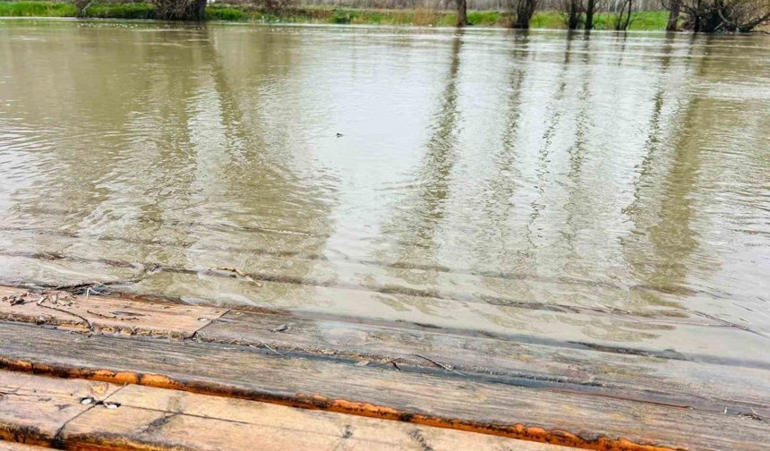 Kayseride Zamantı Irmağı taştı: Kano merkezleri sular altında kaldı