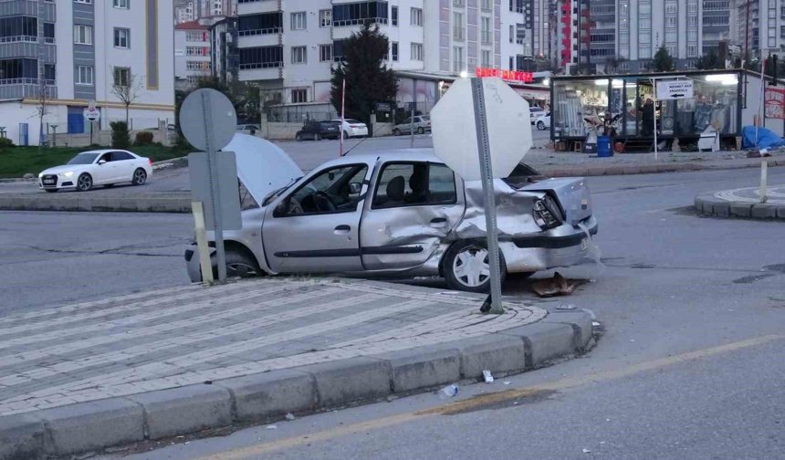 Malatya'da iki araç çarpıştı: 4 yaralı