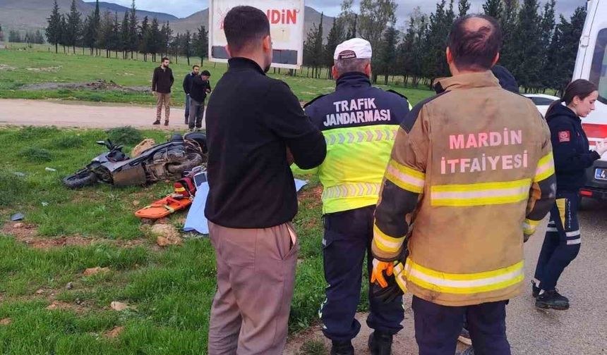 Mardin'de yol kenarına savrulan motosikletin sürücüsü hayatını kaybetti
