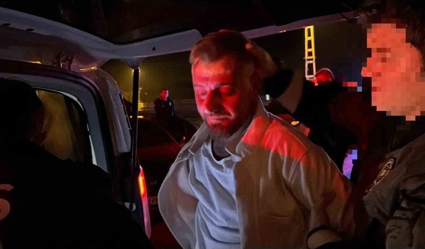 Önce telefonu, sonra da kelepçeyi bahane ederek alkol testini reddetti