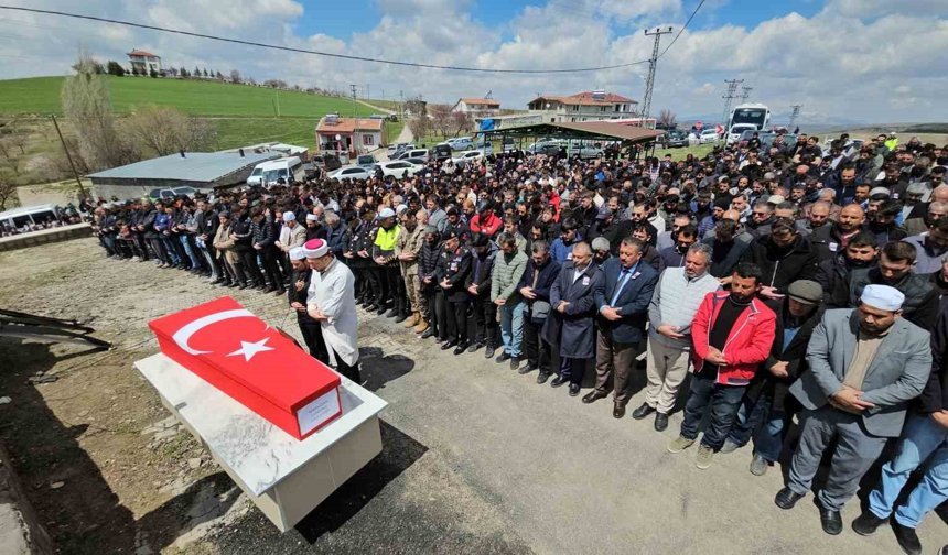 Rahatsızlanarak hayatını kaybeden kursiyer jandarma toprağa verildi