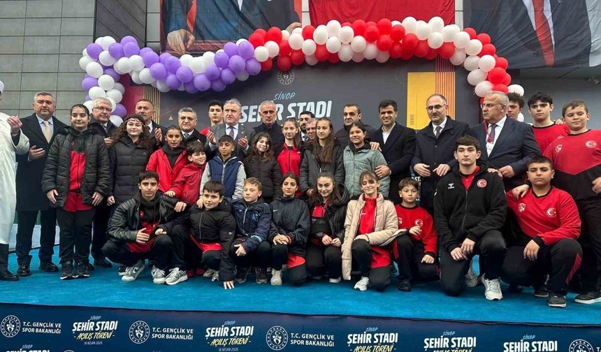 Sinop Şehir Stadı'nın açılışı yapıldı