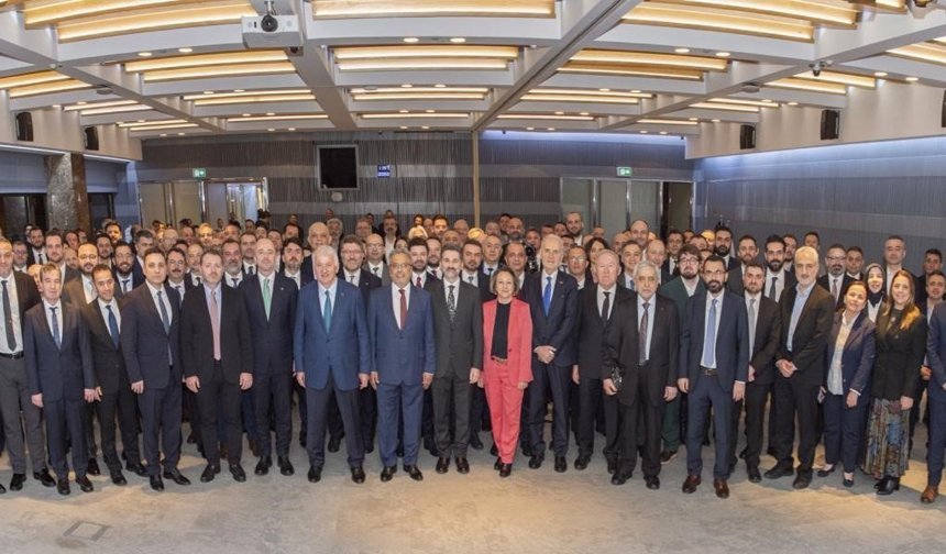 Türk Hava Yolları'nda devir teslim töreni gerçekleşti