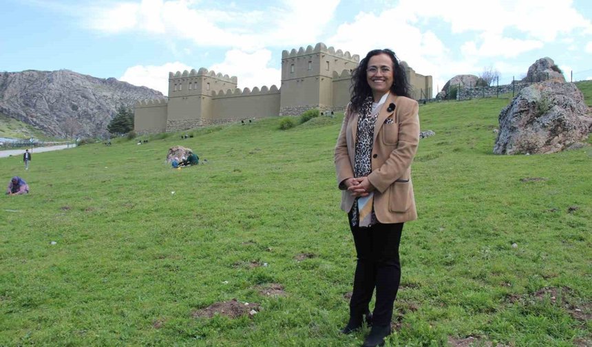 UNESCO Komitesi Üyesi Prof. Dr. Özünel: 'Hattuşa, UNESCO'nun dünya ve insanlığa barış getirme idealinin önemli bir temsilcisi'