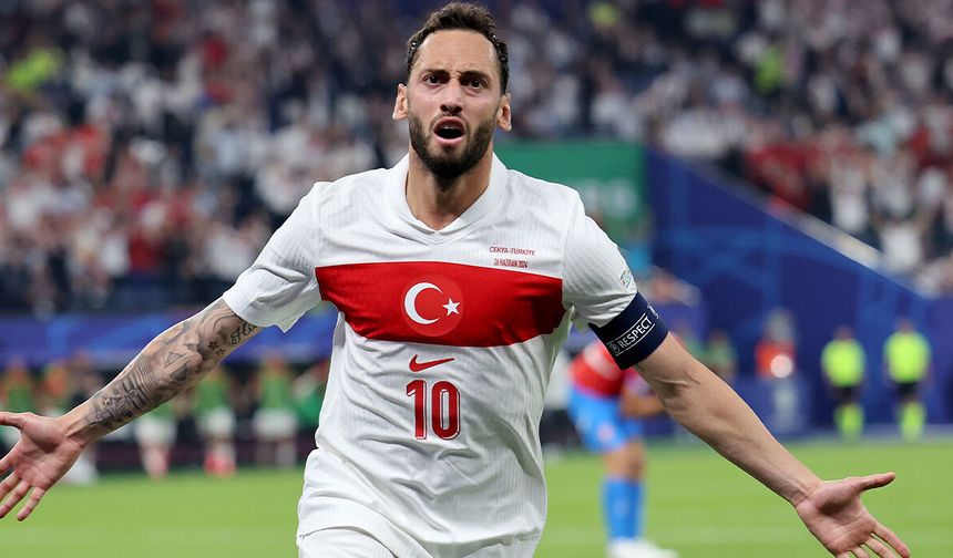 Hakan Çalhanoğlu: '24 yıl sonra başardığımız için çok gururluyum'