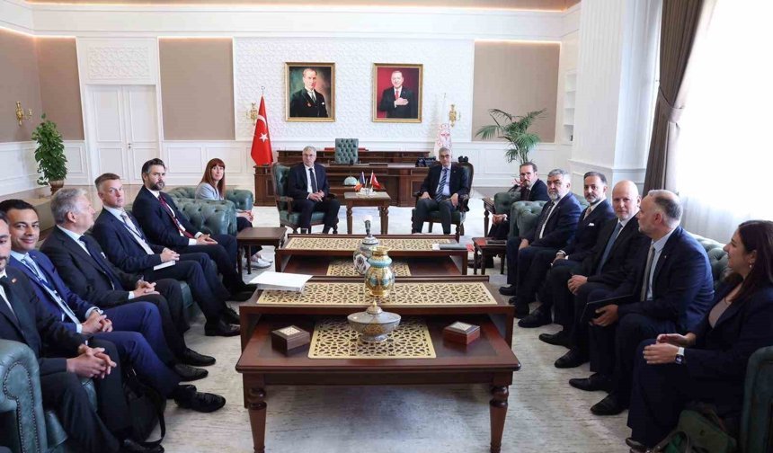 Bakan Memişoğlu, Belçika Valonya Hükümeti Başkan Yardımcısı Jeholet ile görüştü