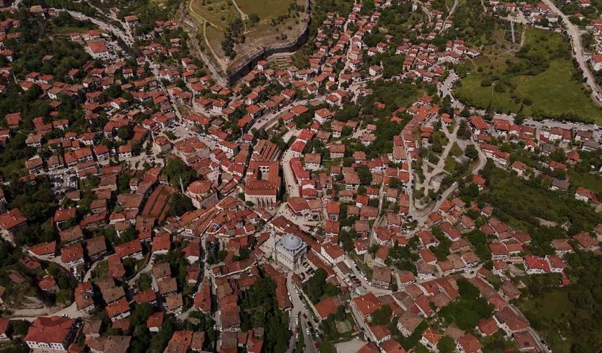 Bayramın son gününde Safranbolu'da ziyaretçi yoğunluğu