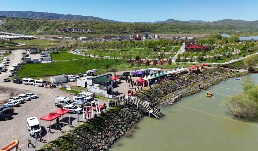 Bingöl'de rafting şöleni: Türkiye Şampiyonası coşkuyla başladı