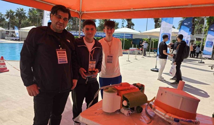 Bolu'da öğrencilerin tasarladığı su altı robotu 'SAR-14' beğeni topladı