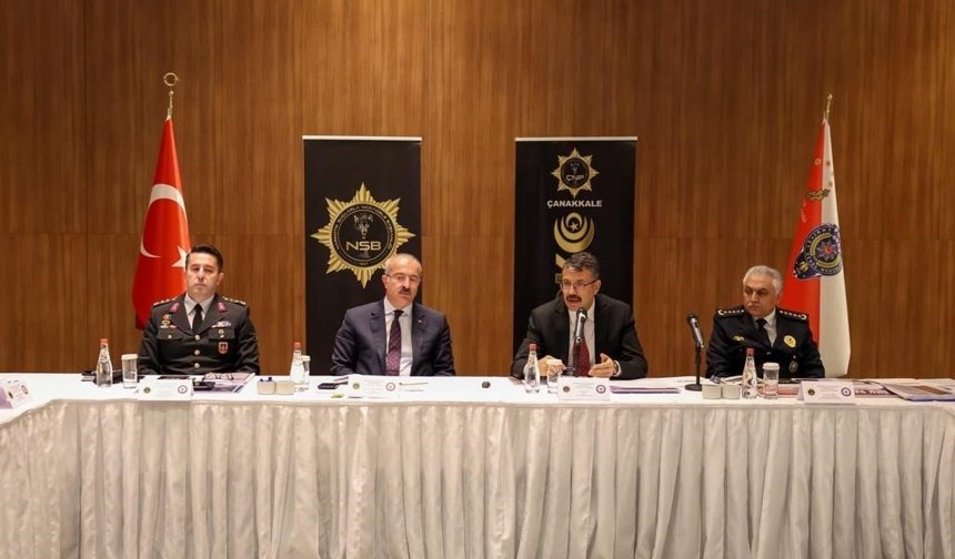 Çanakkale'de Bakan Yardımcısı Çelik'in katılımıyla narkotik suçlarla mücadele değerlendirmesi yapıldı