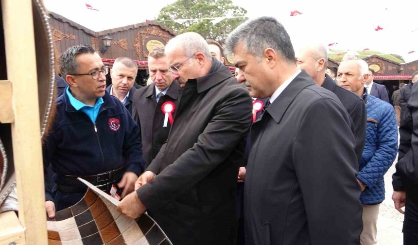 Çanakkale'de 'İşyurtları Ürün ve El Sanatları Fuarı' açıldı