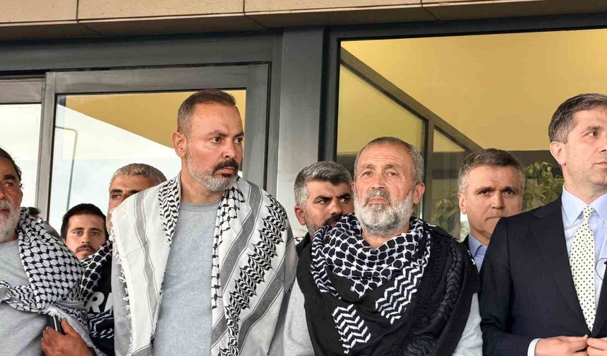 İsrail'in alıkoyduğu Küresel Sumud Filosu'ndaki 422 aktivist İstanbul'a geldi