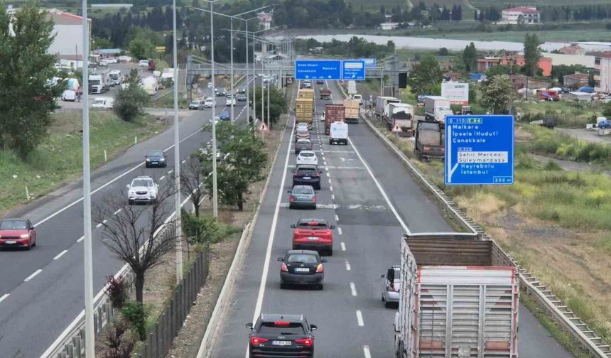 İstanbul-Tekirdağ yolunda bayram yoğunluğu