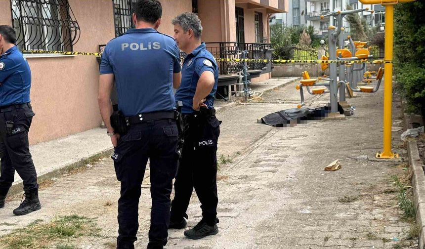 İzmir'de cam silerken 4. kattan düşen adam hayatını kaybetti