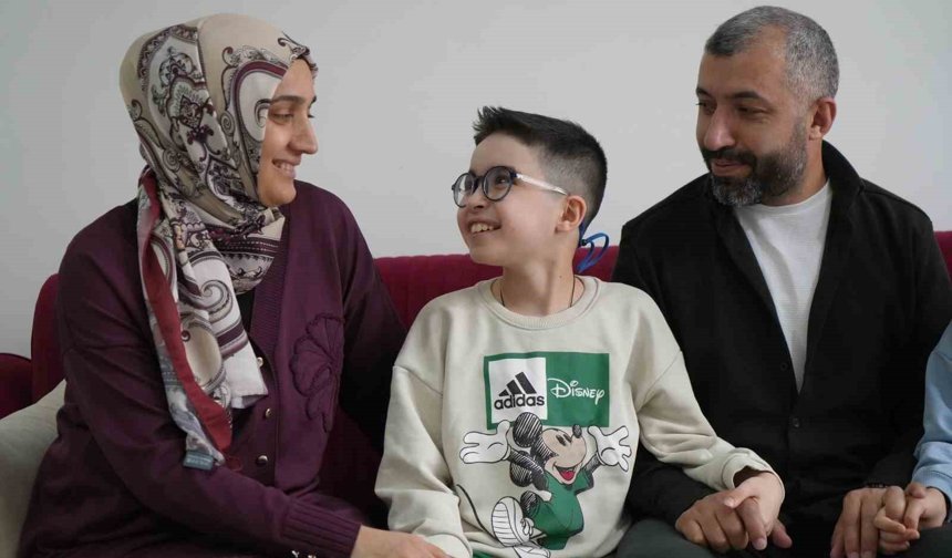 Ölümcül DMD hastalığıyla mücadele eden Ahmet Sami kendisine uzanacak yardım elini bekliyor