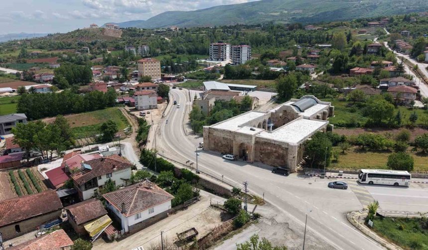Tokat'taki 8 asırlık kervansaray, günümüzde restoran olarak hizmet veriyor