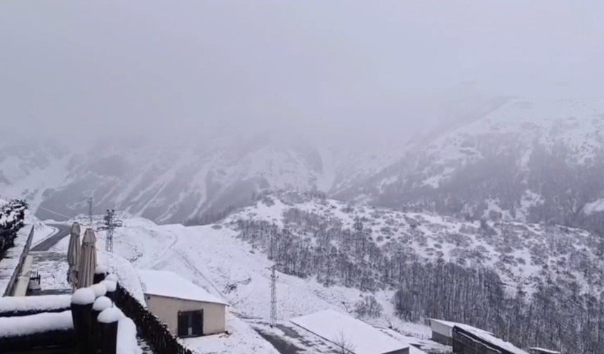 Tunceli'ye bahar ortasında kar sürprizi