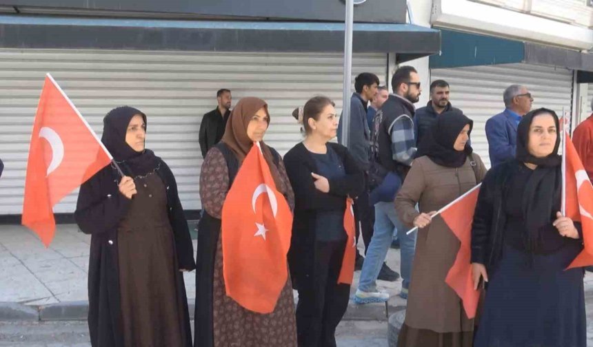 Vanlı annelerin evlat nöbeti devam ediyor