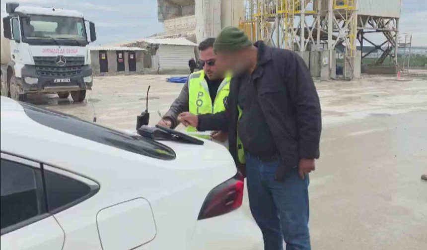 Yola beton döke döke ilerleyen beton mikserine ceza