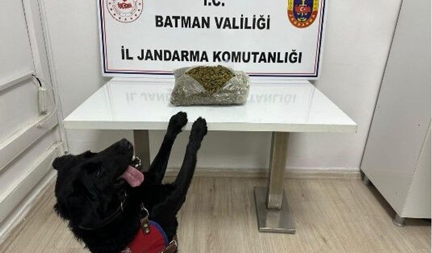 Batman’da ticari takside uyuşturucu operasyonu: 1 kilo 452 gram skunk ele geçirildi