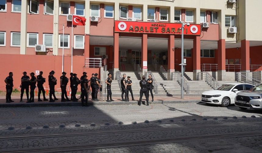 Adliye önünde cinayetle biten husumetin duruşması görüldü