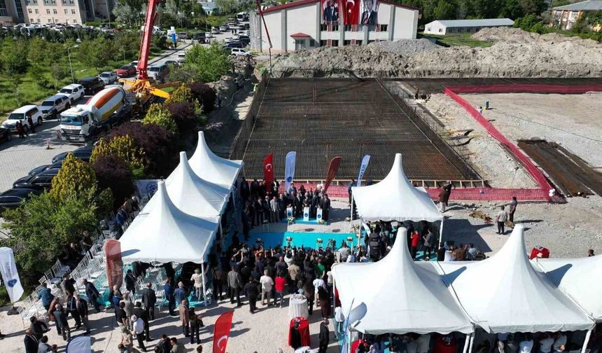 Aksakallar Konseyi Başkanı Binali Yıldırım: 'Denizler olmasaydı dünyanın yarısı açlıktan, diğer yarısı da soğuktan etkilenirdi'