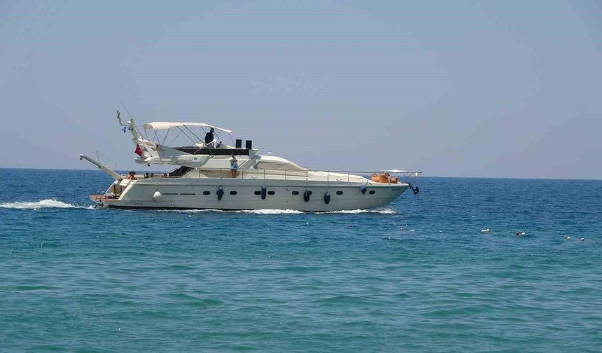 Alanya'da termometreler 31 dereceyi gösterdi, sahiller doldu