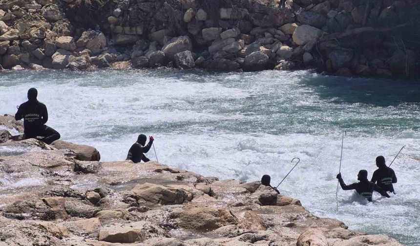 Alara Çayı'nda kayıp genç için aramalar 11'inci gününde devam ediyor