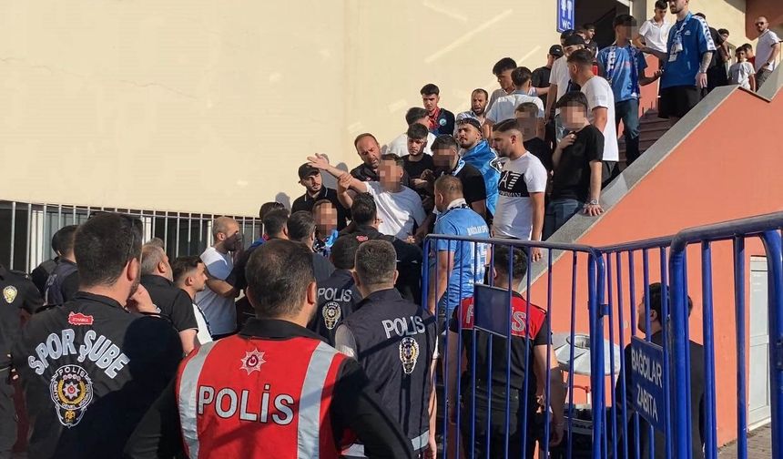 Bağcılar'da amatör maçta ortalık karıştı: 2 gözaltı