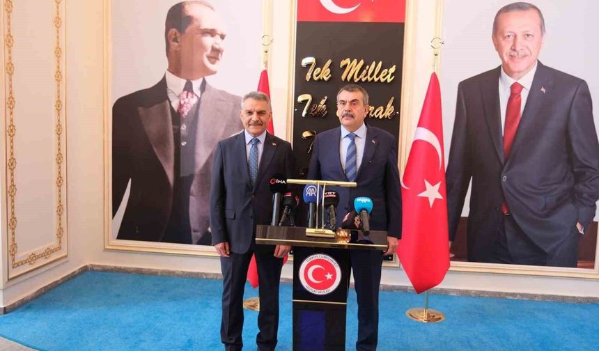 Bakan Tekin: '1 milyon 22 bin 658 öğrenci sınava girecek'