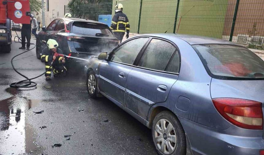 Batman'da park halindeki otomobilde çıkan yangın söndürüldü