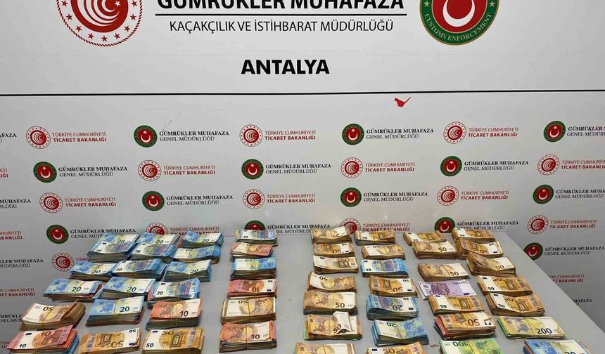 Bebek bezleri içerisine gizlenmiş 20 milyon liradan fazla nakit para ele geçirildi