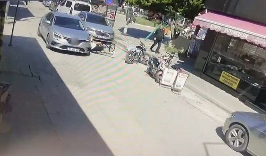 Bisikletiyle aniden yola çıkan çocuğa otomobil çarptı