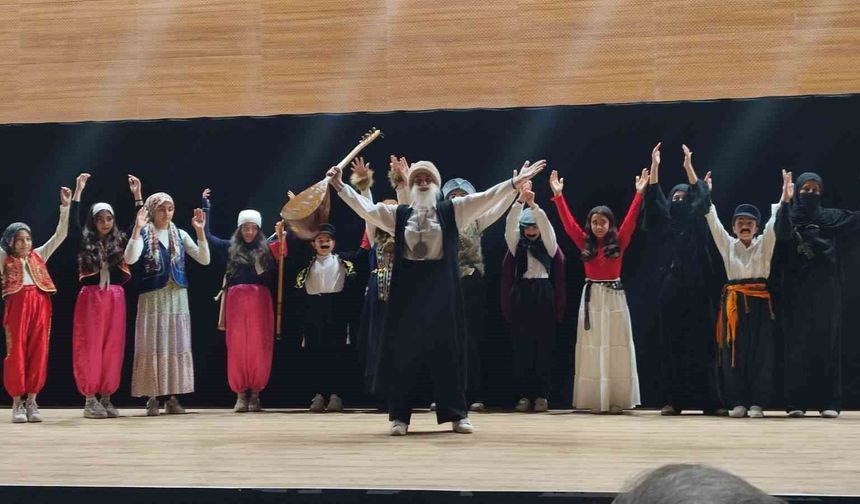 Dede Korkut hikâyeleri Muradiye'de sahnelendi