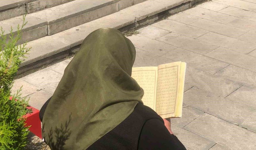 Isparta'da 21 bin 762 öğrenci üniversite hayali için sınavda ter döktü