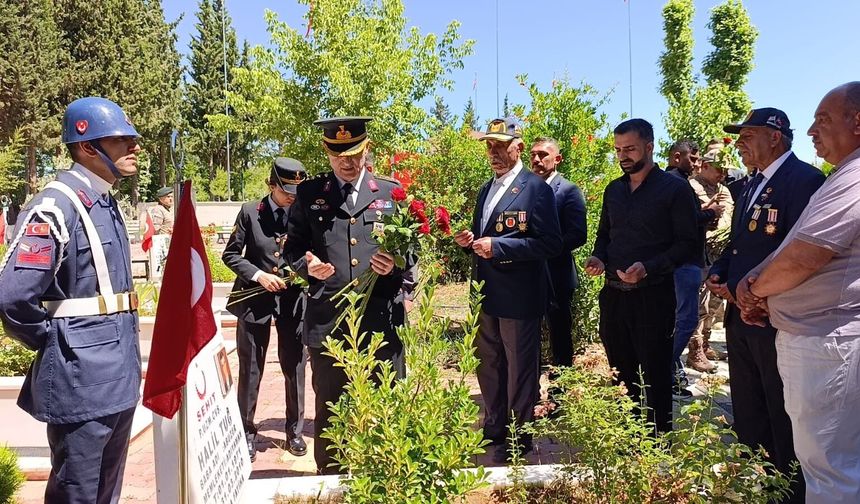 Jandarmanın 187'nci kuruluş yıl dönümünde şehitlik ziyaret edildi
