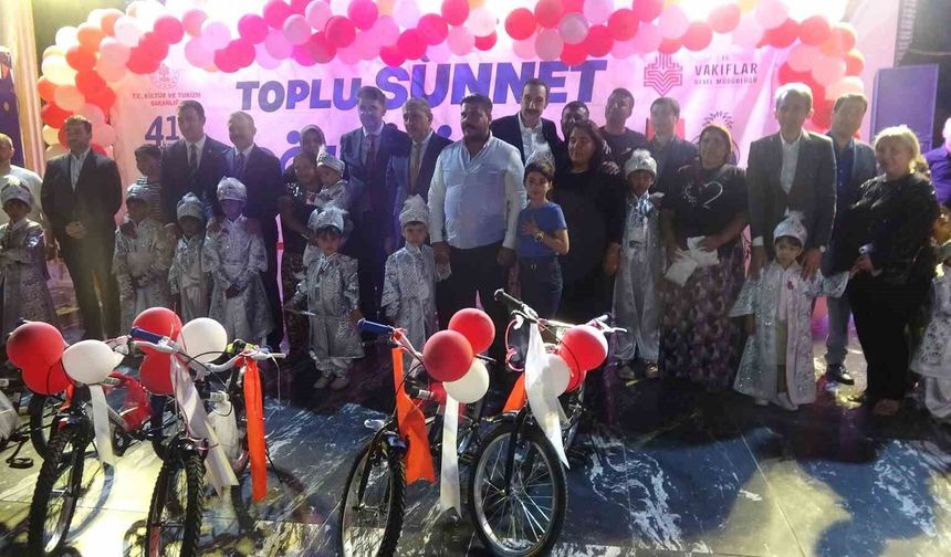 Kilis'te geleneksel sünnet şöleni: 25 çocuk sünnet oldu