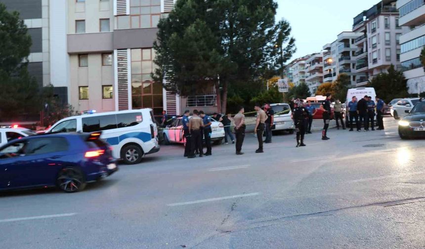 Küçük çocuğun gözü önünde 2 kadına kurşun yağdırdı