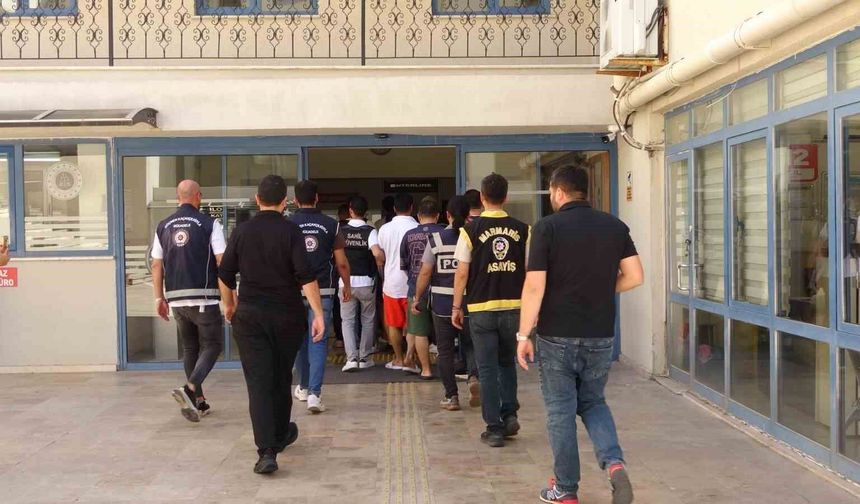 Marmaris'te göçmen kaçakçılığı operasyonu: 7 şüpheli adliyeye sevk edildi