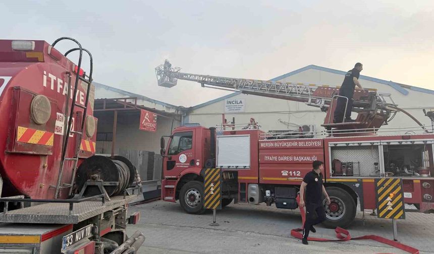 Tarsus'ta atölyede çıkan yangın korkuttu