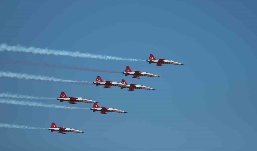 Türk Hava Kuvvetleri'nin 115. yaşında Çiğli'de görkemli festival