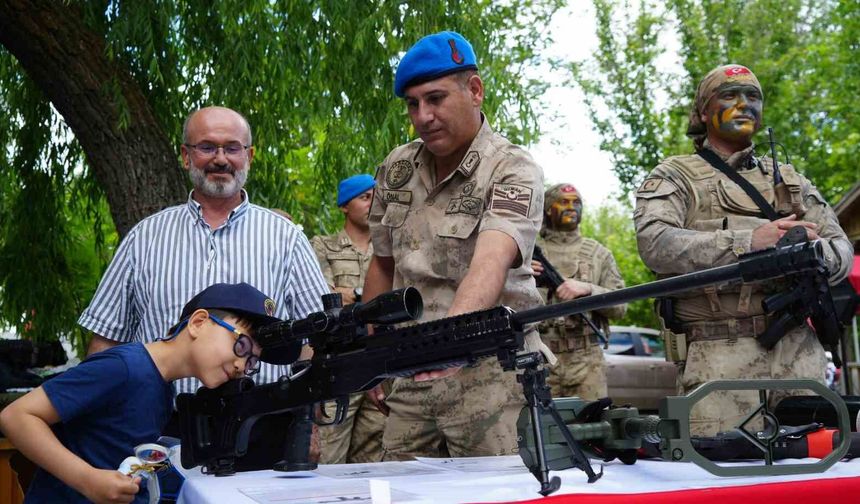 Yerli ve milli silahlar Aile Festivali'nde ilgi gördü