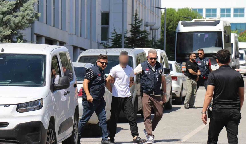 20 yıllık faili meçhul bakkal cinayetinin şüphelileri adliyeye sevk edildi