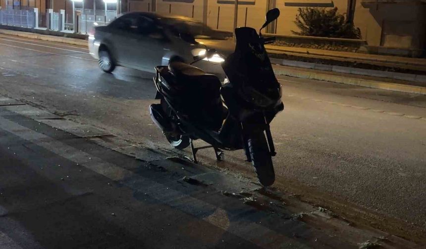 Alkollü sürücünün kullandığı motosiklet kaza yaptı: 2'si çocuk 3 yaralı