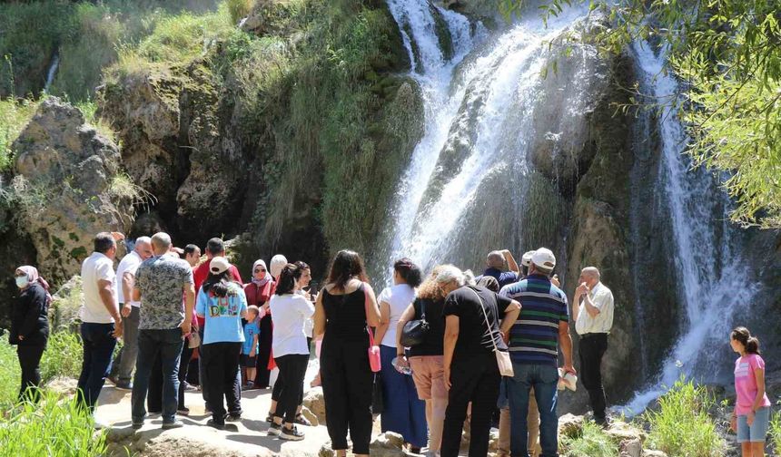 Avrupa'nın sıcağından kaçan gurbetçiler Girlevik'e akın etti
