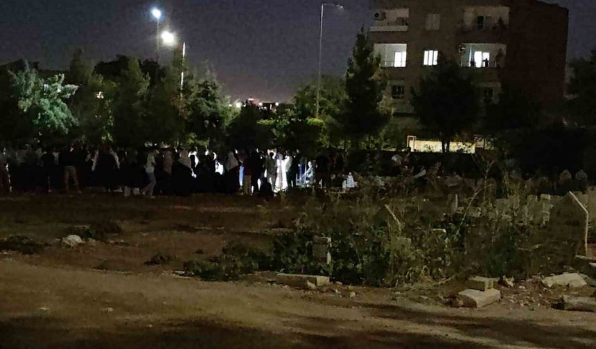 Batman'da mezarlıkta silahlı saldırı: Baba, oğlu ve yeğeni öldü