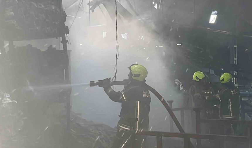 Bursa'da fabrika yangını söndürüldü