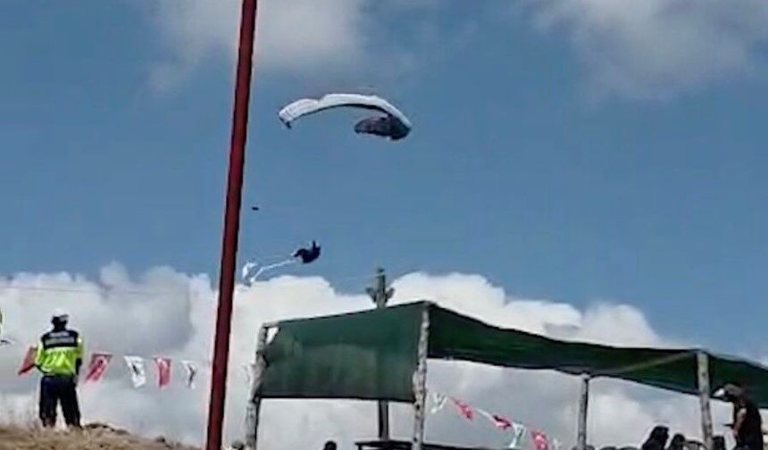 Çorum'da yamaç paraşütü pilotunun düşme anı kamerada