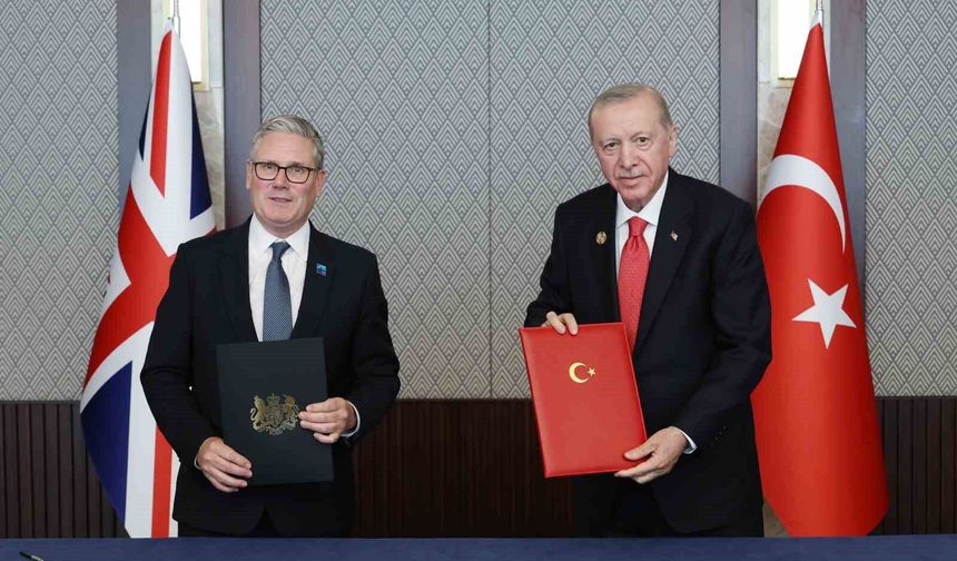 Cumhurbaşkanı Erdoğan ve İngiltere Başbakanı Starmer arasındaki görüşmede, Türkiye ile Birleşik Krallık arasında Güvenlik ve Savunma Ortaklığı Belgesi imzalandı.