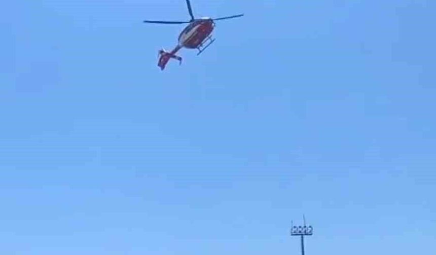 Hipotermi tedavisi gören bebek, ambulans helikopterle Diyarbakır'a sevk edildi